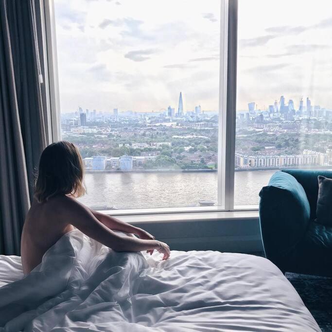 Skyview Waterside City Luxury Apartment London Eksteriør billede