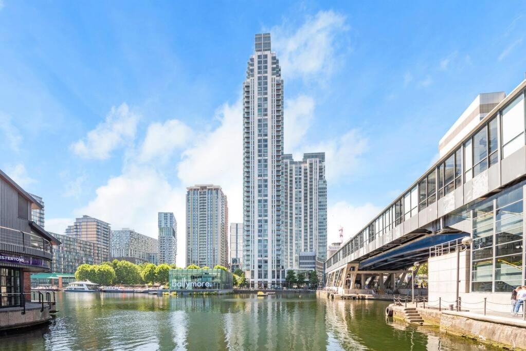 Skyview Waterside City Luxury Apartment London Eksteriør billede